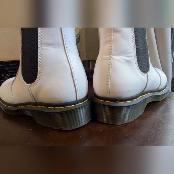 Dr. Martens White Chelsea Boots, Ladies Size 8. Like New. - Picture 6 of 10